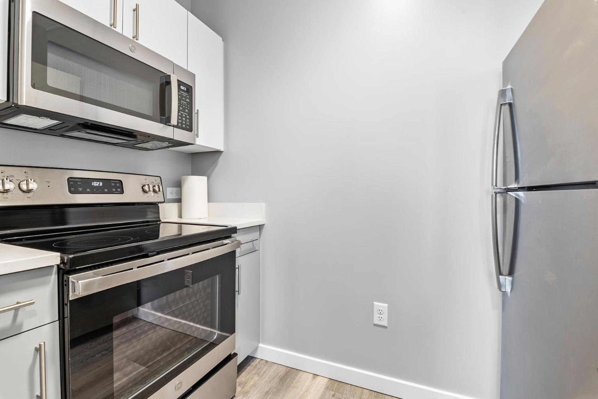 Furnished Apartments Near Encore Everett Rum bild