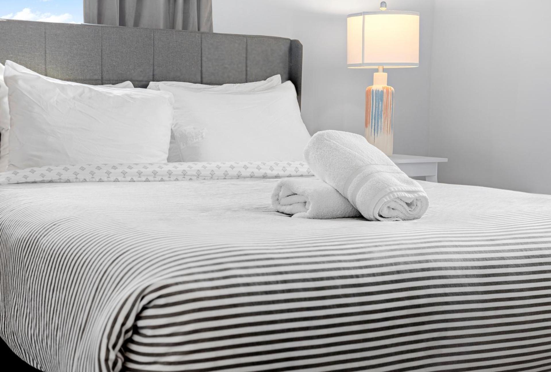 Furnished Apartments Near Encore Everett Rum bild